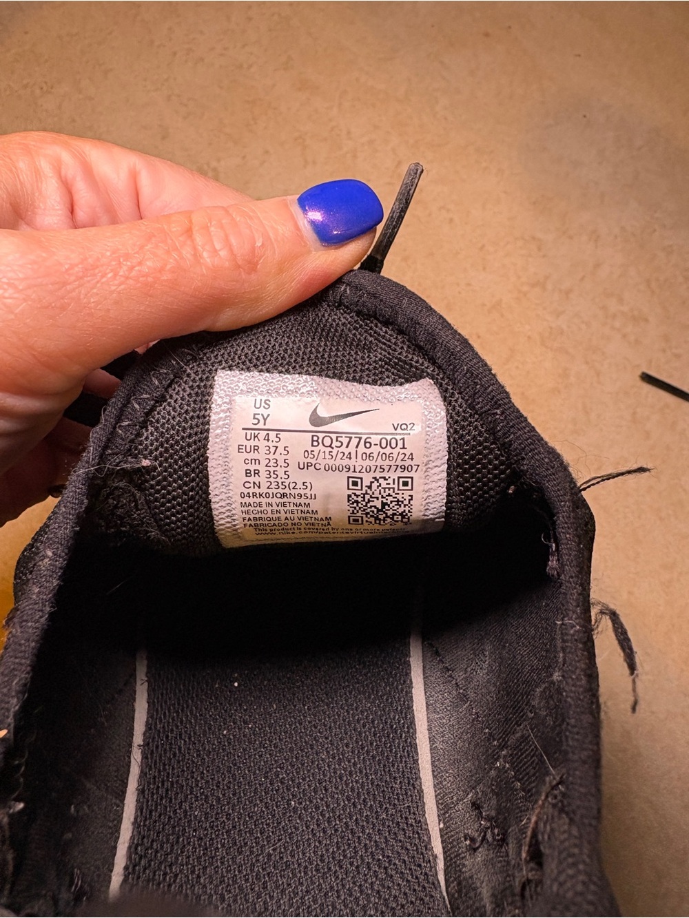 Kids Nike Air Tennis Shoes sz 5 - Picture 5 of 6